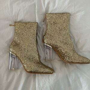 GOLD GLITTER Booties size 8